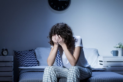 嚴重失眠怎么辦？心諾即眠睡眠儀，專業(yè)治療失眠更安全