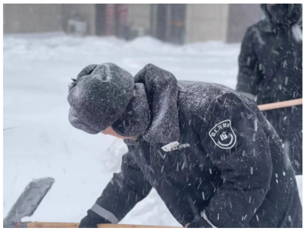 抗擊暴風雪|欣匯龍物業打響防凍、除冰雪攻堅戰！