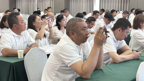 公益賦能終端，空氣能十大品牌派沃把新媒體課堂送到經銷商身邊